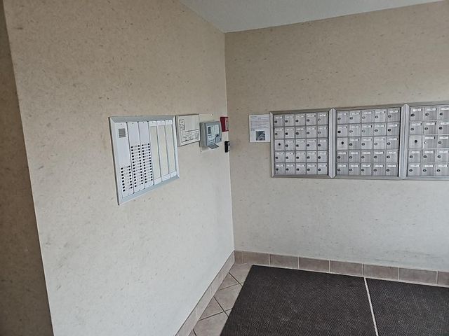 2800 Hillsboro Avenue N 307, New Hope, MN 55427
