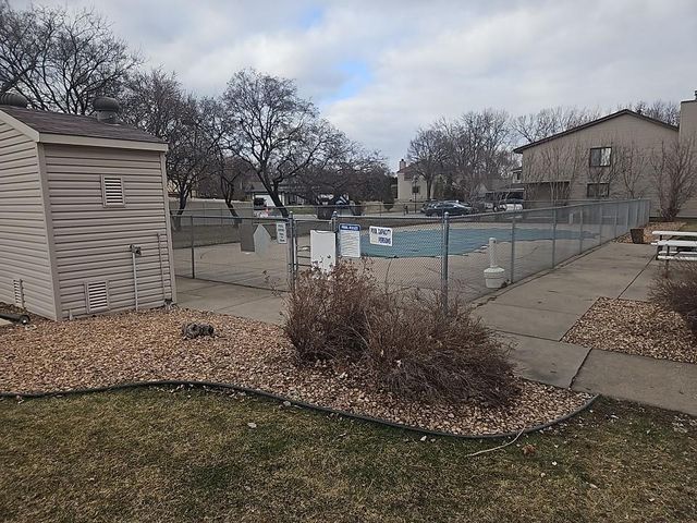 2800 Hillsboro Avenue N 307, New Hope, MN 55427