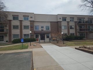 2800 Hillsboro Avenue N 307, New Hope, MN 55427