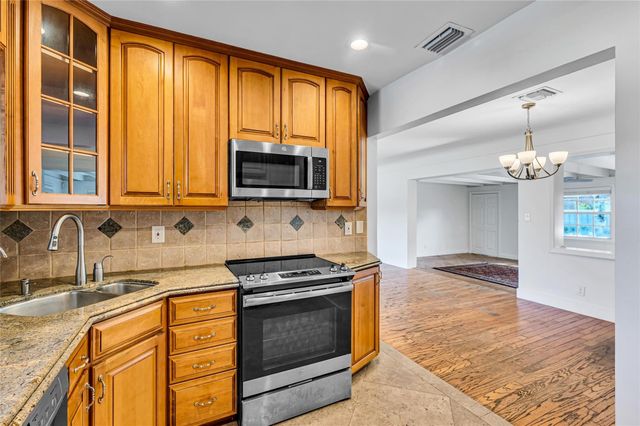 1760 NE 40th Court, Oakland Park, FL 33334