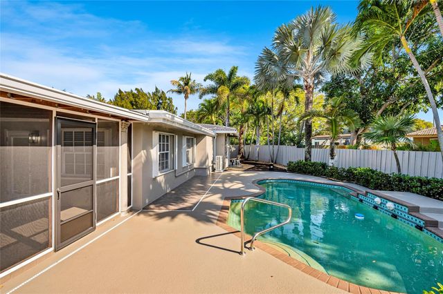 1760 NE 40th Court, Oakland Park, FL 33334