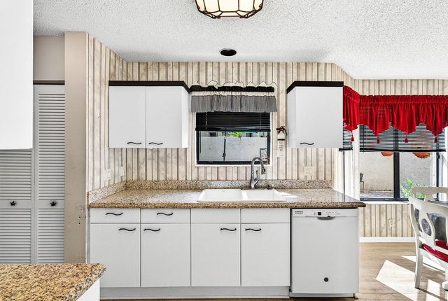 5315 Monterey Circle F, Delray Beach, FL 33484