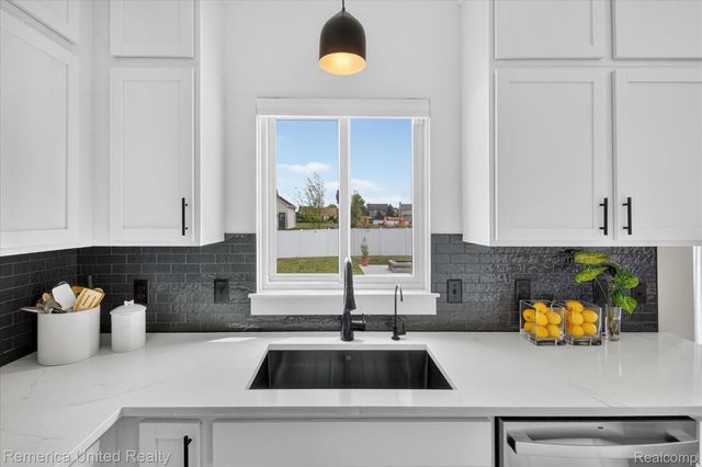 5024 Chatsworth Street, Dundee Village, MI 48131