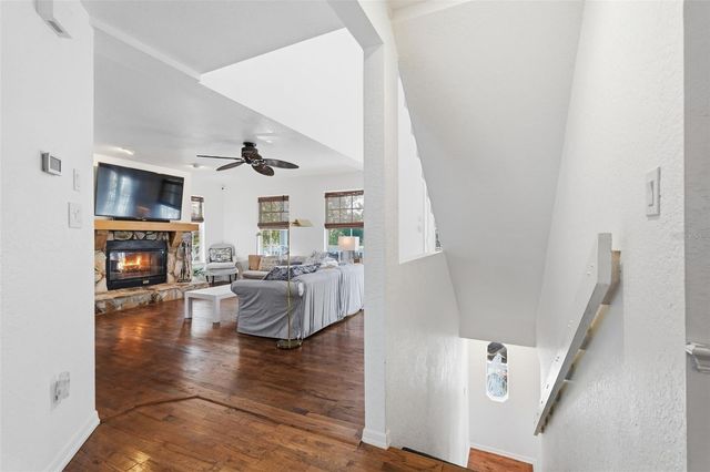 514 WIDEVIEW AVENUE, Tarpon Springs, FL 34689