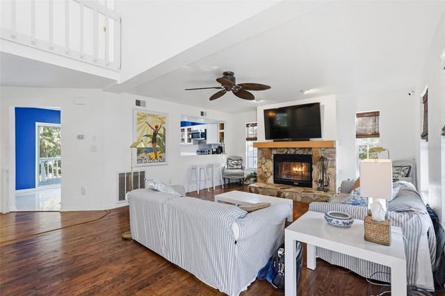 514 WIDEVIEW AVENUE, Tarpon Springs, FL 34689