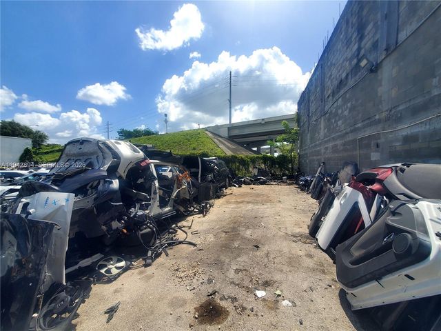 17121 NW 2nd Ct, Miami Gardens, FL 33169