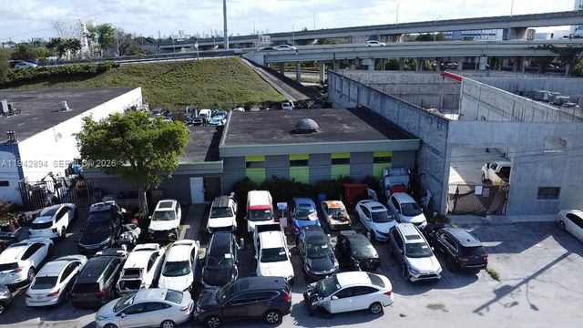 17121 NW 2nd Ct, Miami Gardens, FL 33169