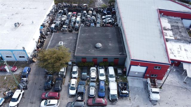 17121 NW 2nd Ct, Miami Gardens, FL 33169