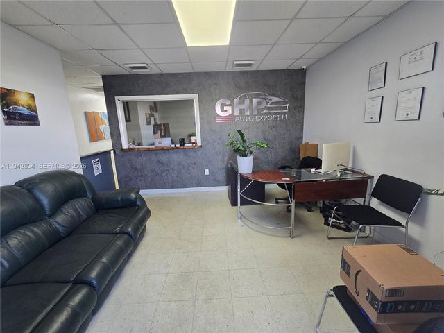 17121 NW 2nd Ct, Miami Gardens, FL 33169