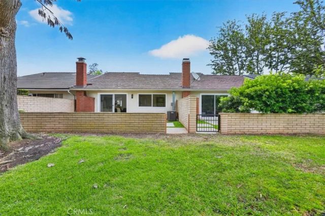 27 Dogwood South, Irvine, CA 92612