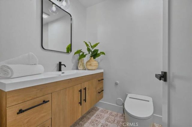 27 Dogwood South, Irvine, CA 92612