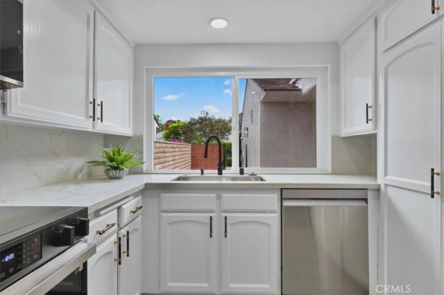 27 Dogwood South, Irvine, CA 92612
