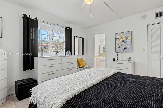 5661 SW 2nd Ct 101, Margate, FL 33068