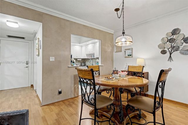 5661 SW 2nd Ct 101, Margate, FL 33068