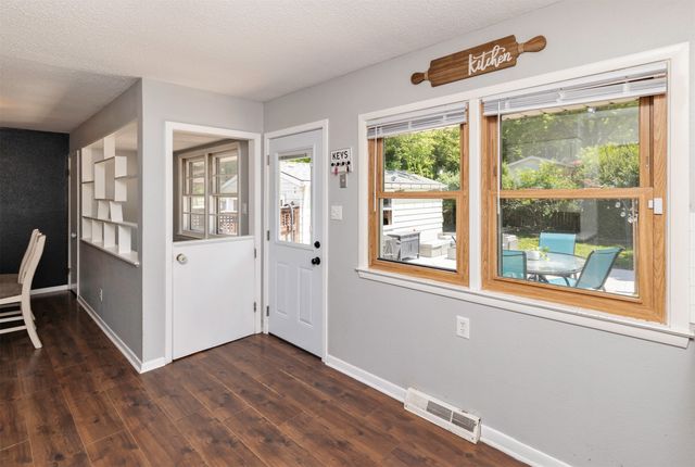 3429 E 38th Court, Des Moines, IA 50317