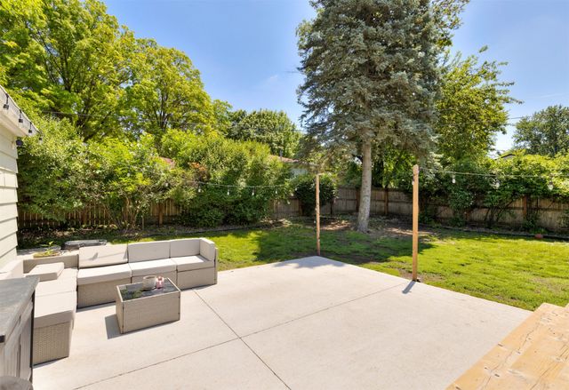 3429 E 38th Court, Des Moines, IA 50317