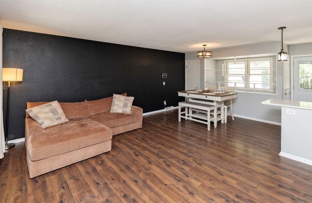 3429 E 38th Court, Des Moines, IA 50317