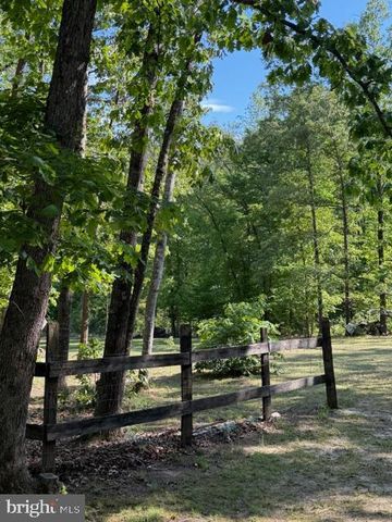 804 BUGGY, Rochelle, VA 22738