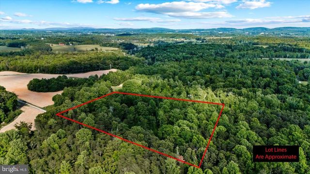 804 BUGGY, Rochelle, VA 22738