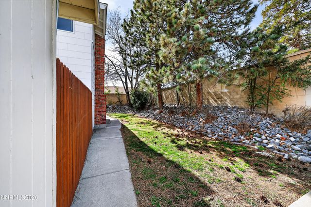 613 Smithridge Park, Reno, NV 89502