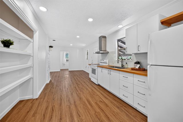 14908 Running Deer TRL, Austin, TX 78734