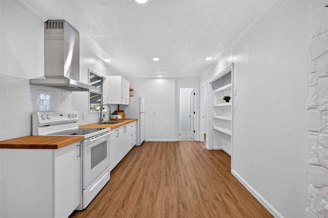 14908 Running Deer TRL, Austin, TX 78734