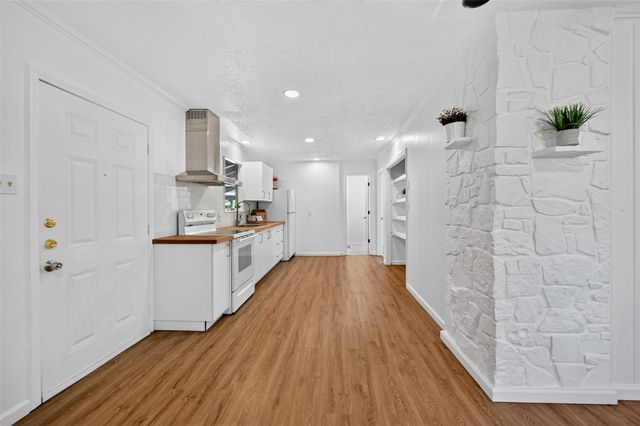 14908 Running Deer TRL, Austin, TX 78734