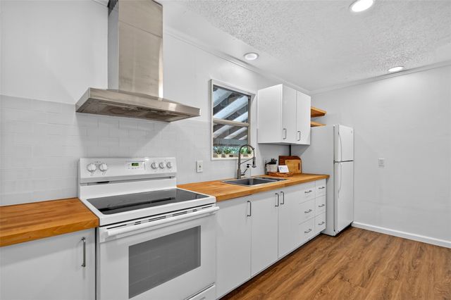14908 Running Deer TRL, Austin, TX 78734