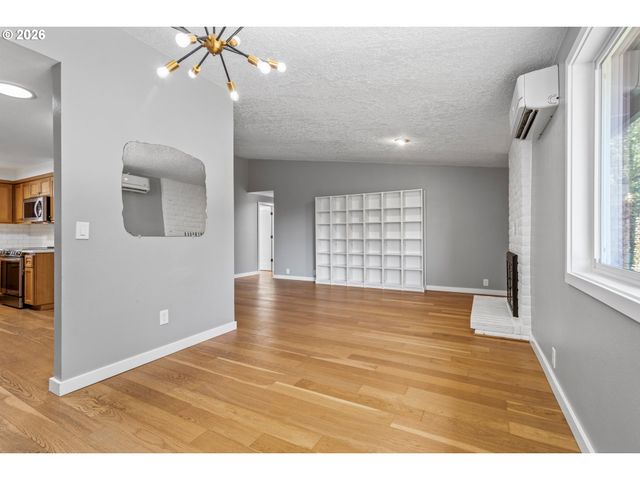 4855 Nw SALISHAN Dr, Portland, OR 97229