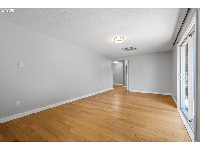 4855 Nw SALISHAN Dr, Portland, OR 97229