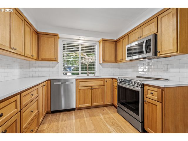 4855 Nw SALISHAN Dr, Portland, OR 97229