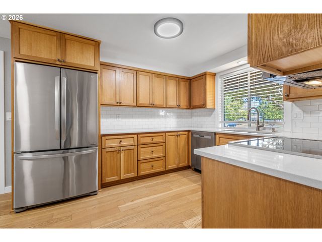 4855 Nw SALISHAN Dr, Portland, OR 97229