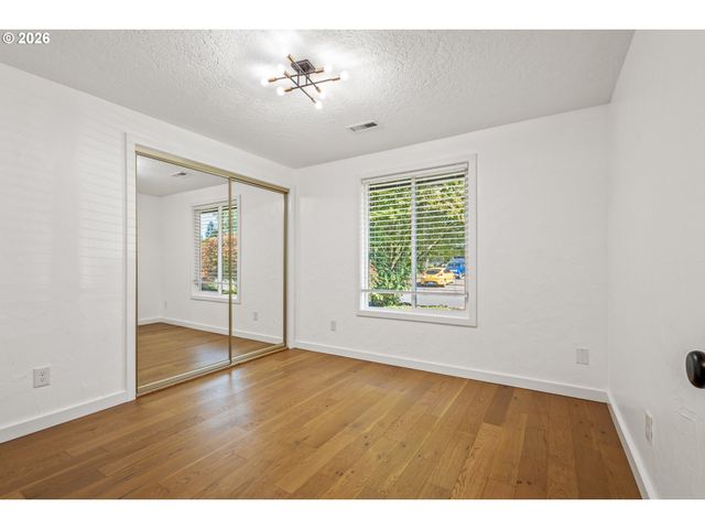 4855 Nw SALISHAN Dr, Portland, OR 97229
