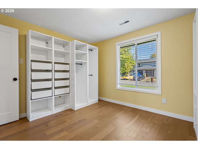 4855 Nw SALISHAN Dr, Portland, OR 97229