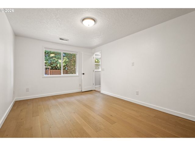 4855 Nw SALISHAN Dr, Portland, OR 97229