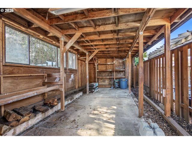 4855 Nw SALISHAN Dr, Portland, OR 97229