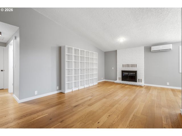 4855 Nw SALISHAN Dr, Portland, OR 97229