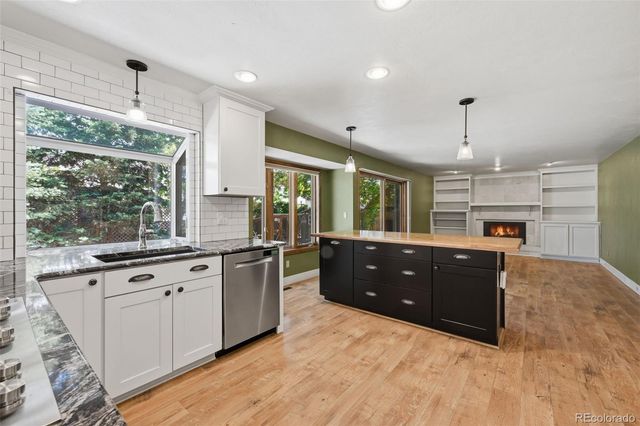 927 Oakwood Drive, Castle Rock, CO 80104