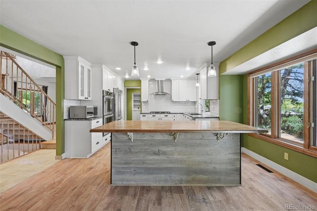 927 Oakwood Drive, Castle Rock, CO 80104