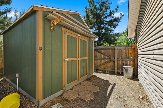 927 Oakwood Drive, Castle Rock, CO 80104