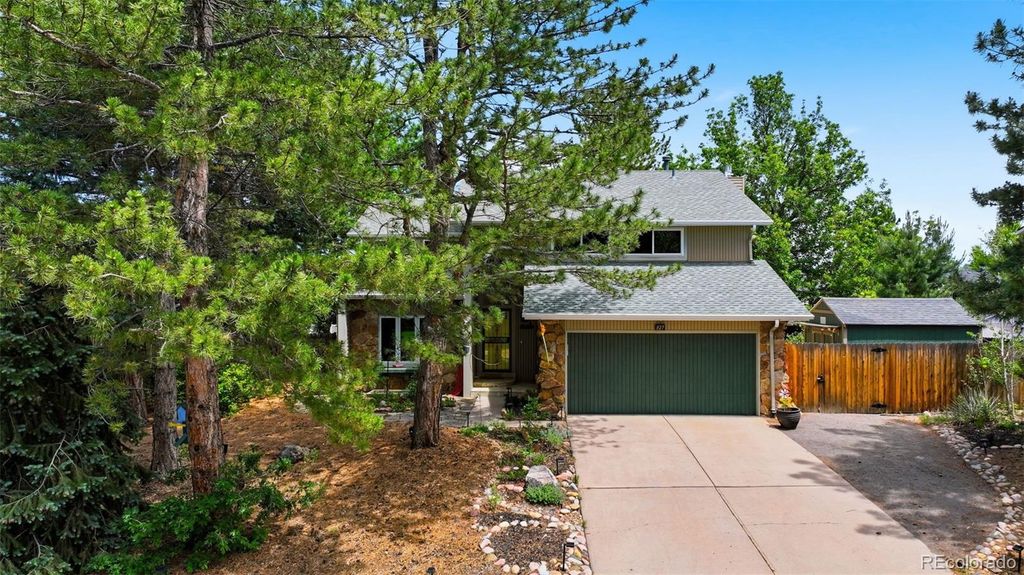 927 Oakwood Drive, Castle Rock, CO 80104