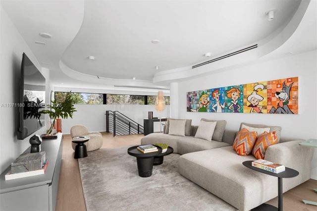 5261 NE 5th Ave, Miami, FL 33137