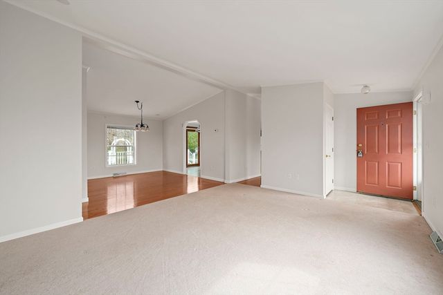 6802 Oak Point Drive, Middleboro, MA 02346