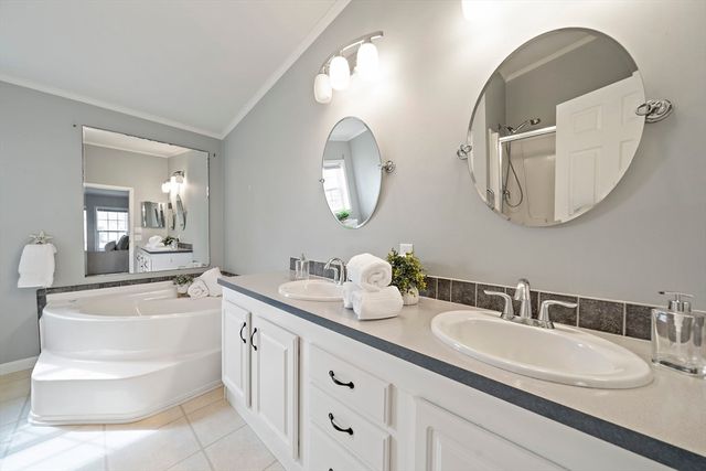 6802 Oak Point Drive, Middleboro, MA 02346