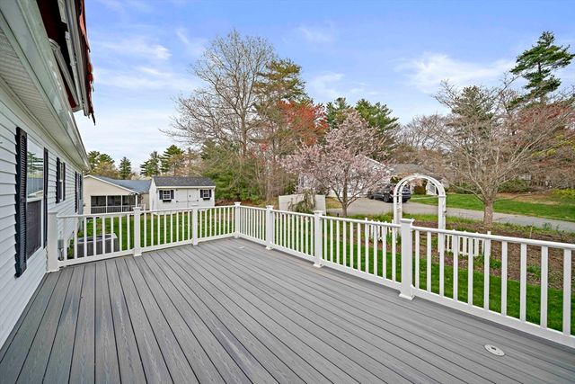 6802 Oak Point Drive, Middleboro, MA 02346