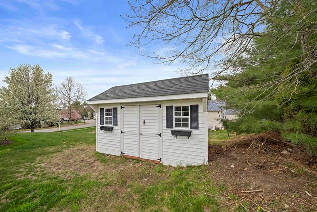 6802 Oak Point Drive, Middleboro, MA 02346