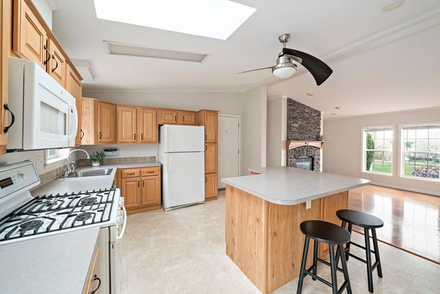 6802 Oak Point Drive, Middleboro, MA 02346