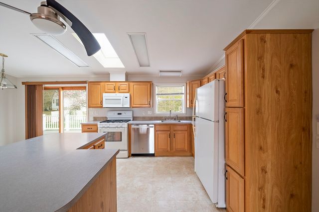 6802 Oak Point Drive, Middleboro, MA 02346