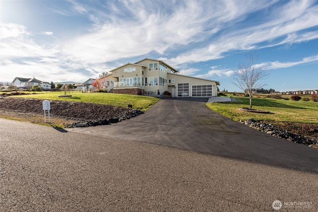 1031 Spyglass Lane, Sequim, WA 98382