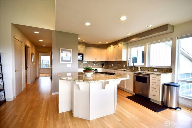 1031 Spyglass Lane, Sequim, WA 98382